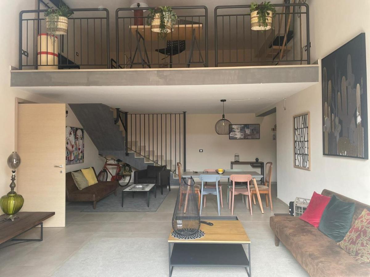 Industry Home Катания Экстерьер фото